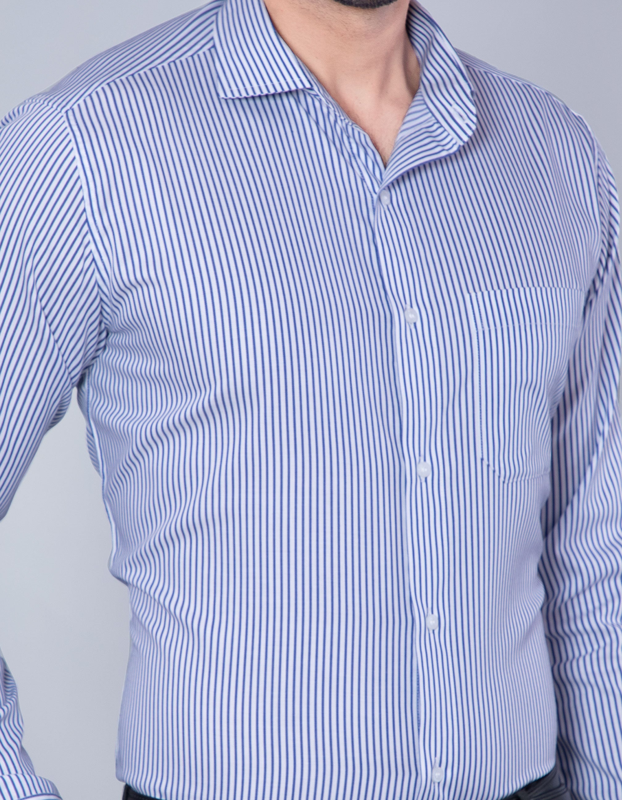  White base blue lining shirt