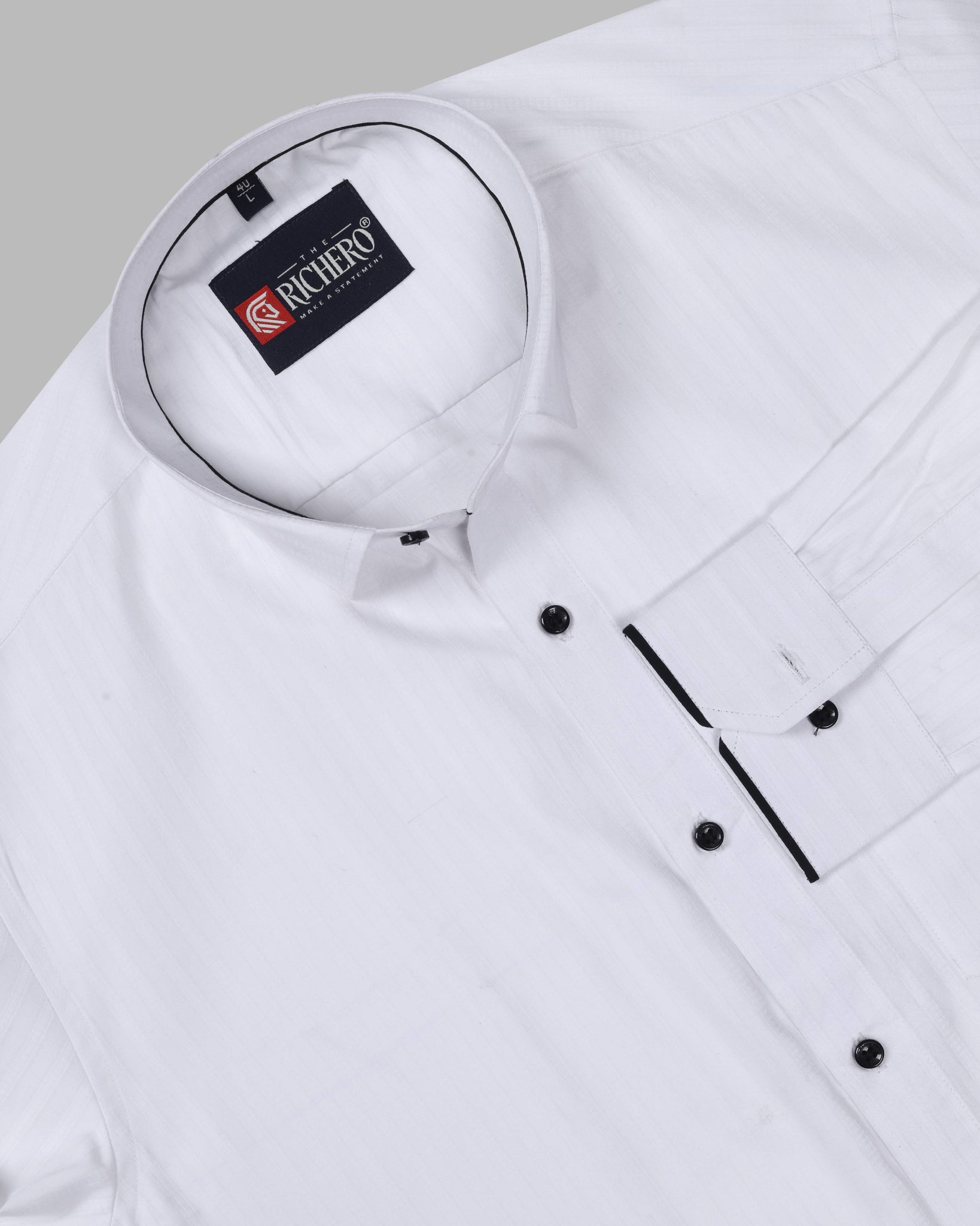  White classic collar casual wear shirt