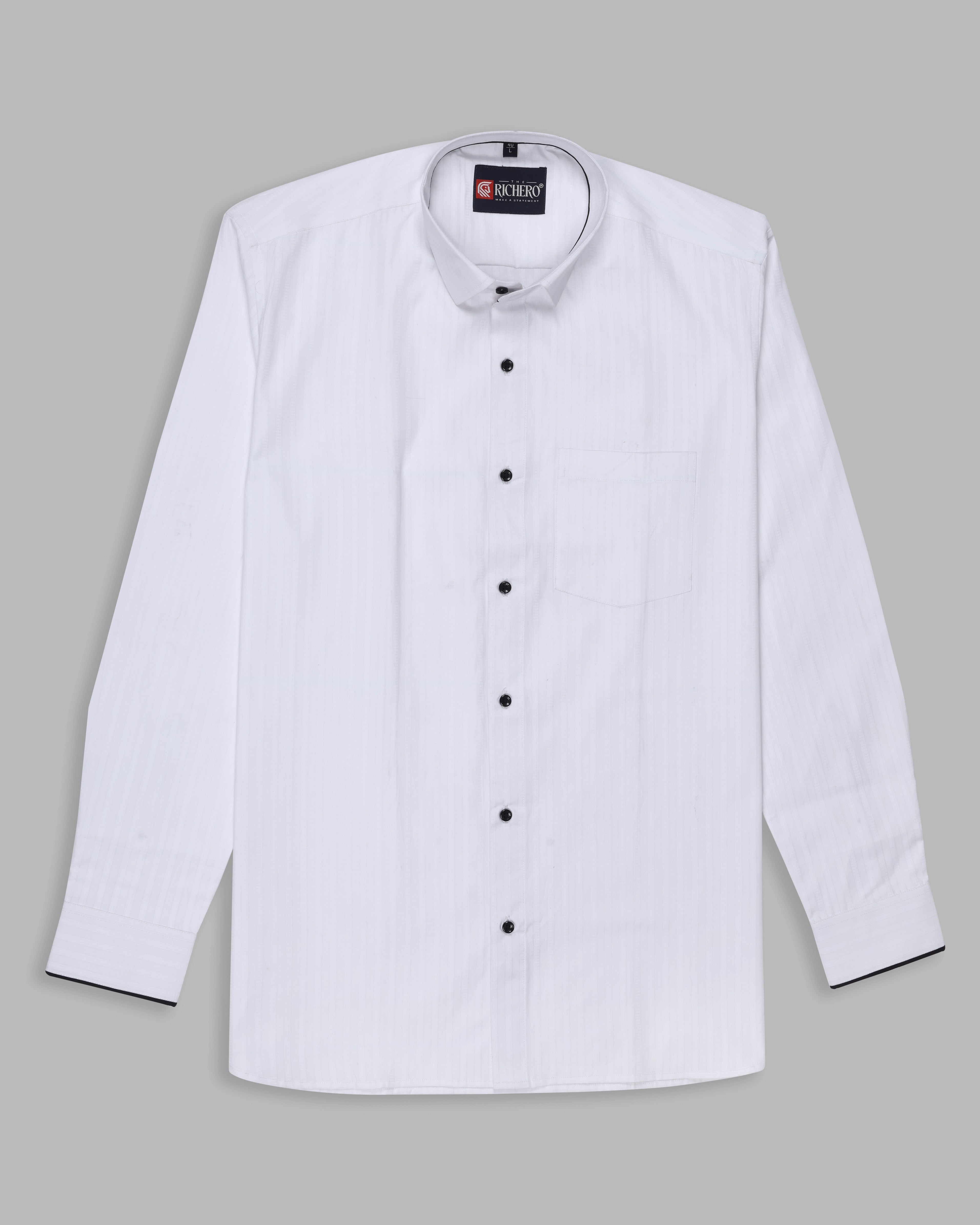  White classic collar casual wear shirt